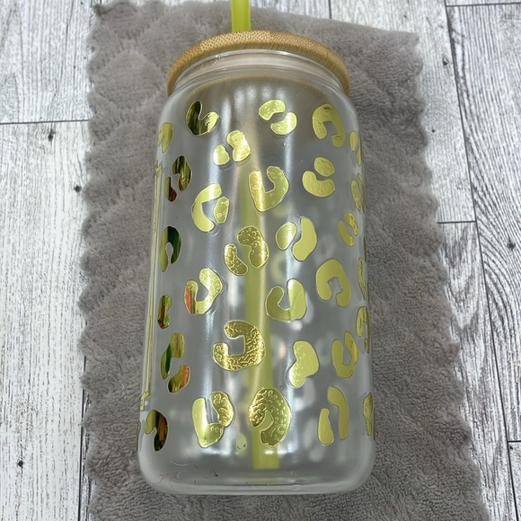 Handmade tumbler Clear Coffee Jar with Yellow Straw and Lid - Picture 8 of 8